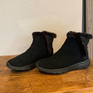 Skechers Women’s Black boot Sz 8.5